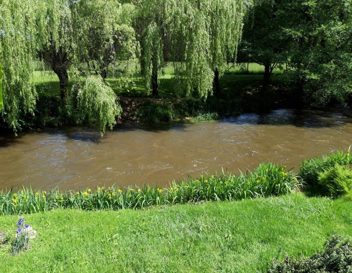 Maison Au Bord De La Riviere Dronne En Perigord Vert Saint-Front-la-Rivière Dış mekan fotoğraf